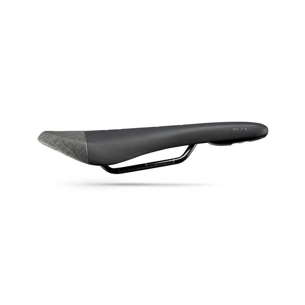 Black Saddle H177
