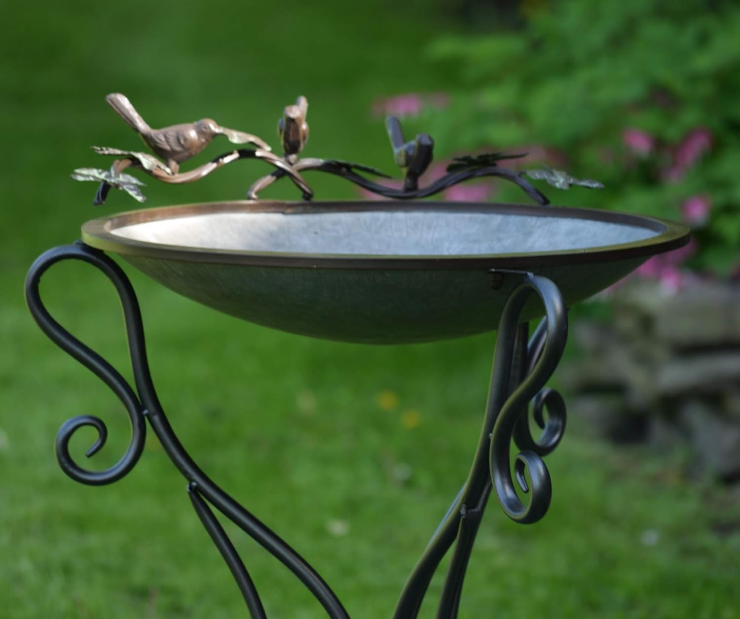 Galvanized Birdbath with Cast Iron Bird Accents X882764