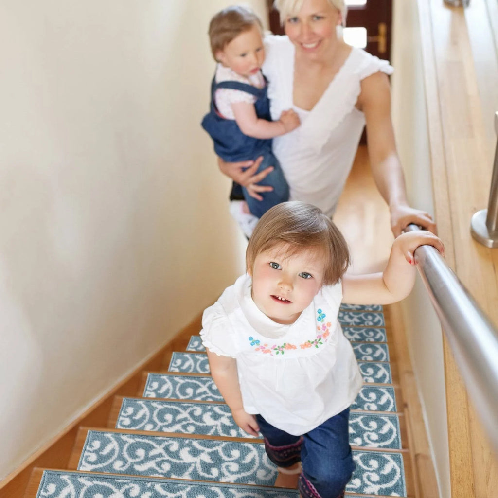 Red Polypropylene Stair Treads 13-Pack R66324